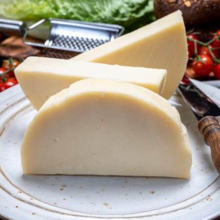 PROVOLONE PICCANTE PORTION 200gr 2